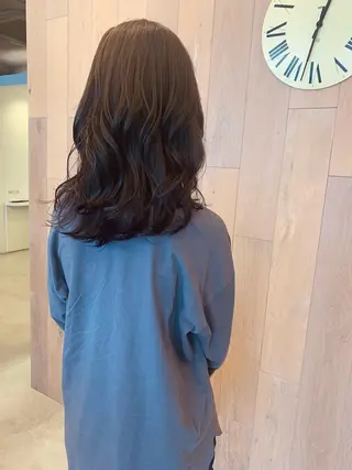 セミロング Aya/四条烏丸/ インナーカラーのヘアスタイル