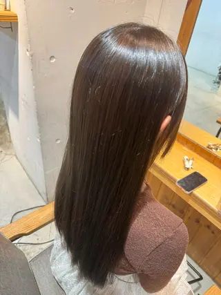 ロング 透明感カラー 大浦偉央のヘアスタイル