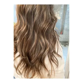 ロング カラー 白髪ぼかし×デザイン 🕊️🫧ホウジョウのヘアスタイル