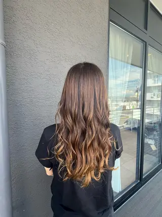 ロング カラー 坂口 友莉香のヘアスタイル