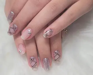 ミディアム LILY Salonのネイルデザイン