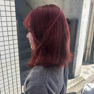 ミディアム 伊東 彩花のヘアスタイル