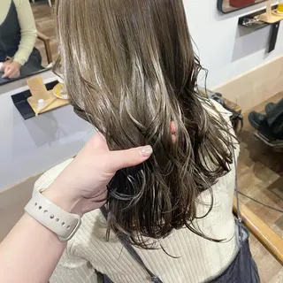 ロング カラー otoha✳︎ くすみ艶カラーのヘアスタイル