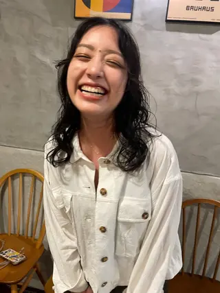 セミロング パーマ さの あやねのヘアスタイル