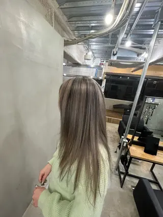 ロング カラー とうだだいき レイヤーカットのヘアスタイル