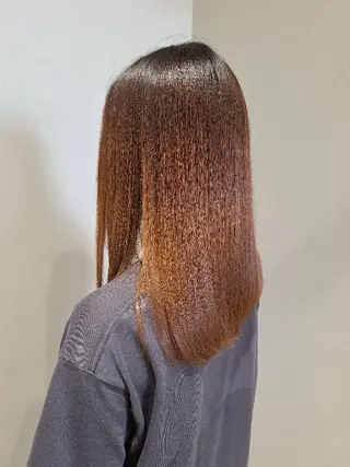 ロング アクイール 前田 千晶のヘアスタイル