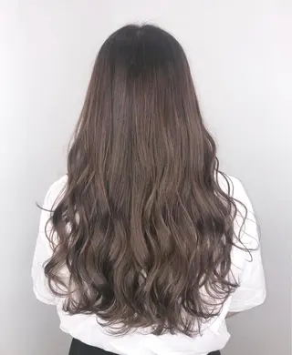 ロング カラー 手島 カミラのヘアスタイル