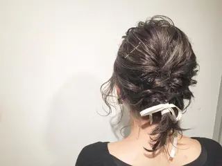 ミディアム カラー ヘアアレンジ ツキノキ ミナのヘアスタイル
