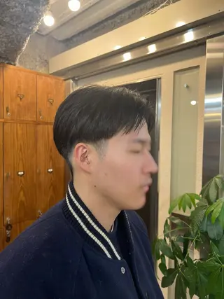 メンズ メンズ職人/センター パート/富沢真斗のヘアスタイル