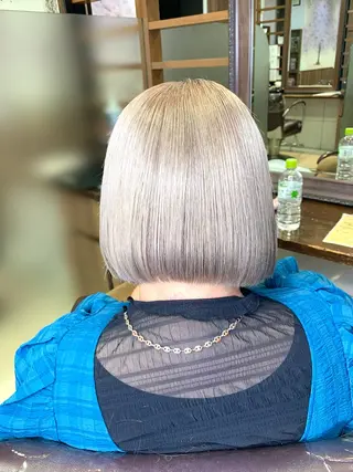 ショート カラー 本島 大生のヘアスタイル