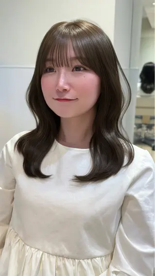 セミロング 表参道小顔カット前髪 割れ改善クロスパーマのヘアスタイル