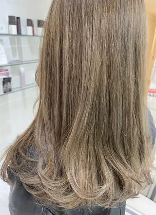 ミディアム BRIDGE あきらのヘアスタイル