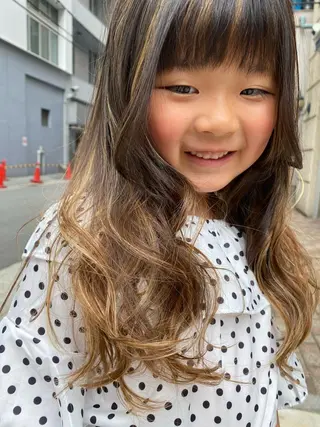 ロング カラー キッズ 中尾 綺のヘアスタイル