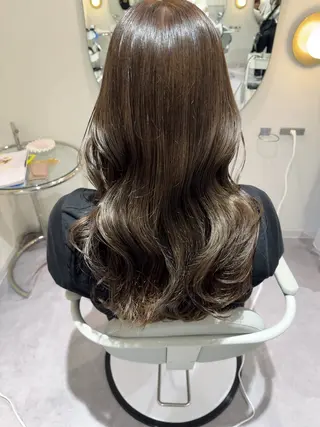 セミロング カラー 髙井 麻帆のヘアスタイル