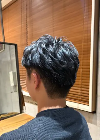 パーマ メンズ 🌊インナーカラー 🐬櫻井海星のヘアスタイル