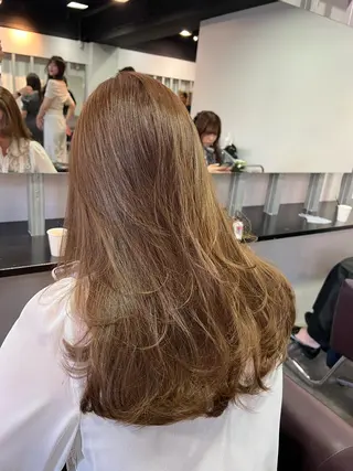 ロング カラー 🌟小顔レイヤー× 赤み消し透明感カラーのヘアスタイル
