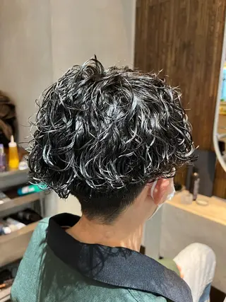 ショート パーマ メンズ 波巻きスパイラルパー マ/シャドウパーマ駿のヘアスタイル