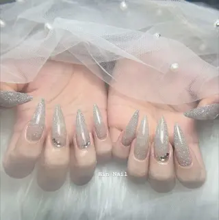 ネイル Hin Nailsのネイルデザイン