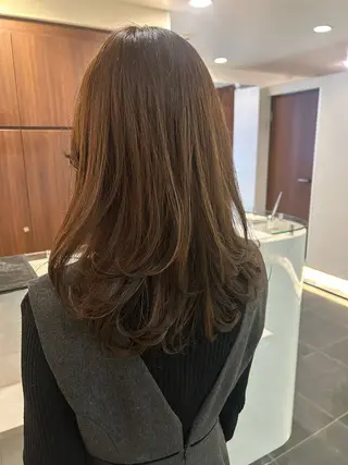 ロング カラー ヘアアレンジ チーフデザイナー 若林 麻衣のヘアスタイル