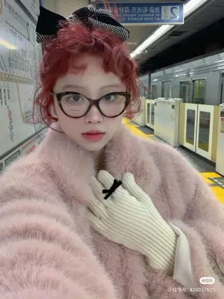 ロング イシカワ ルナのヘアスタイル