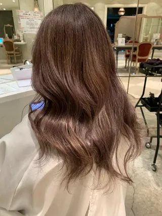 ロング カラー SAKINO. ベージュカラーのヘアスタイル
