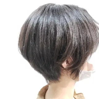 ショート カラー 饒平名 知也のヘアスタイル