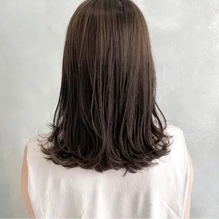セミロング 大島桃花 / 表参道 透明感カラーのヘアスタイル