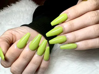 ネイル 人気１位🎀有名人も 通う🫅韓国髪専門○のヘアスタイル