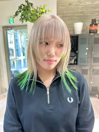 ミディアム カラー kai .のヘアスタイル