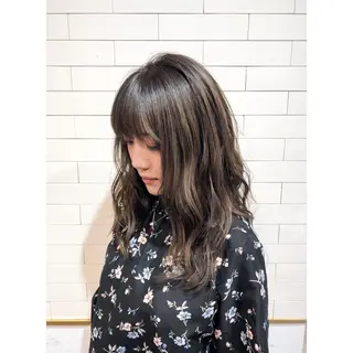 ミディアム EIGHT plum TOKIOリミテッドのヘアスタイル