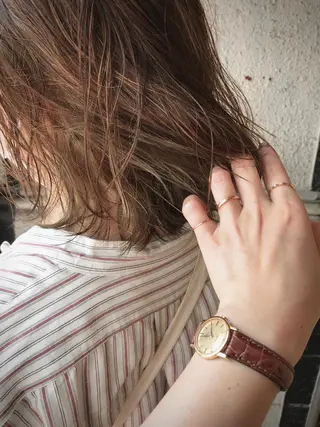 ミディアム さの あやねのヘアスタイル