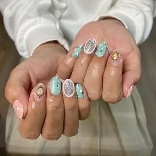 ショート カラー パーマ ヘアアレンジ メンズ キッズ ネイル マツエク・マツパ アイブロウ 今福鶴見ネイル 8(エイト)のネイルデザイン