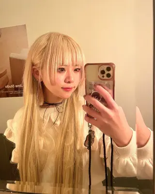 ロング カラー ゆさこのか ダブルカラー／縮毛のヘアスタイル