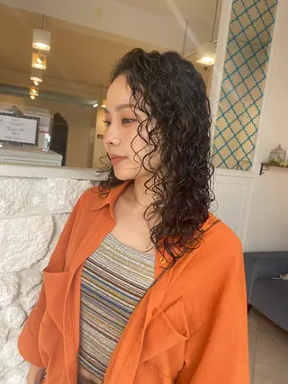 セミロング 饒平名 知也のヘアスタイル