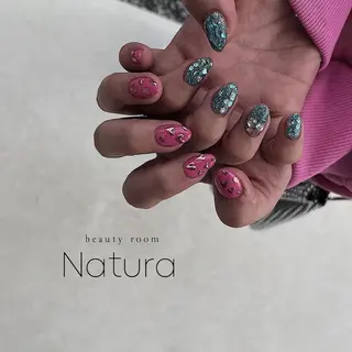 ネイル マツエク・マツパ アイブロウ beautyroom Naturaのネイルデザイン