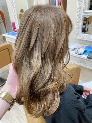 カラー SALOWIN栄 高須大貴のヘアスタイル