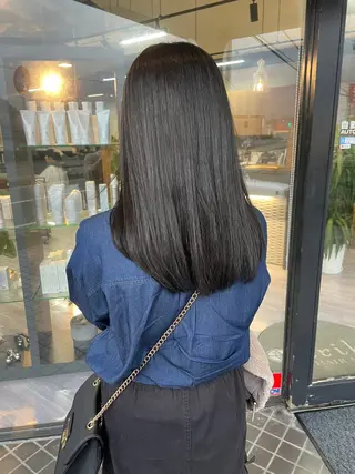 セミロング カラー マキノ キョウカのヘアスタイル