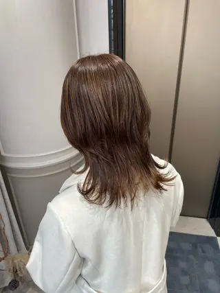 ミディアム カラー ayano / 透明感・くすみカラーのヘアスタイル