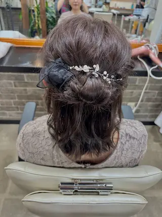 ミディアム ヘアアレンジ イツキ🌕デザインカ ラー🥨髪質改善🫧のヘアスタイル