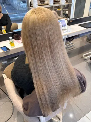 ロング カラー 守谷 奏穂のヘアスタイル