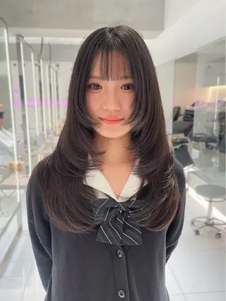 セミロング 𝒚𝒖-𝒓𝒊 ⸝⋆艶color🌙のヘアスタイル