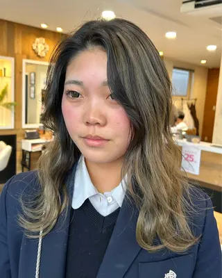 セミロング カラーモデル募集中 美容室ハピスのヘアスタイル