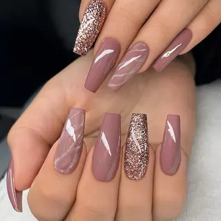 ロング T&D NailSalonのネイルデザイン
