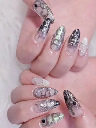 ネイル MoonNail ユリ🌸のネイルデザイン