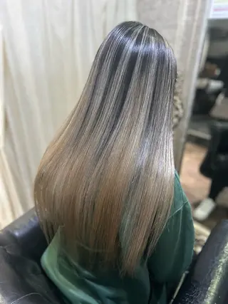 ロング fand AKANE のヘアスタイル