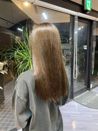 セミロング カラー マキノ キョウカのヘアスタイル