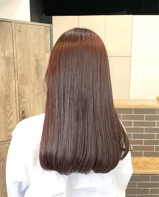 ロング カラー 新岡 萌乃のヘアスタイル