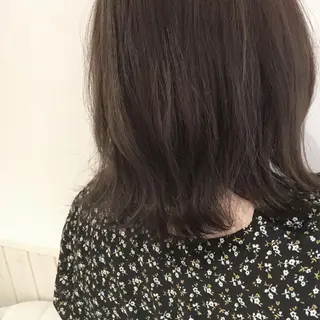 ミディアム カラー 宮内 真乃のヘアスタイル
