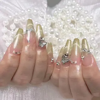 ネイル queensnail 🧸mikaのネイルデザイン