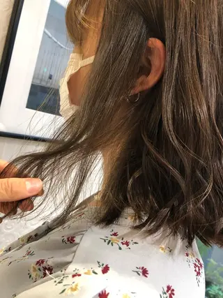 セミロング カラー 🍀富久 永梨🧸のヘアスタイル